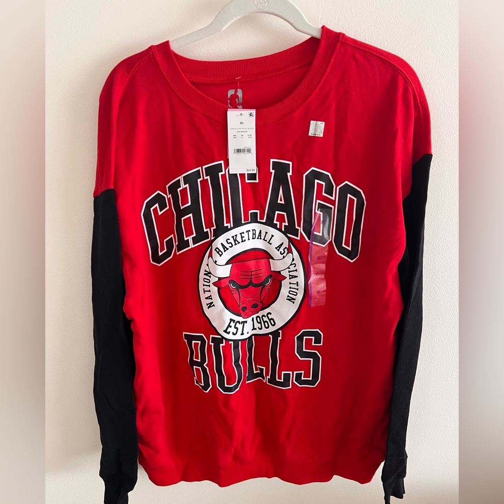 Unisex Chicago Bulls Red and Black Sweatshirt